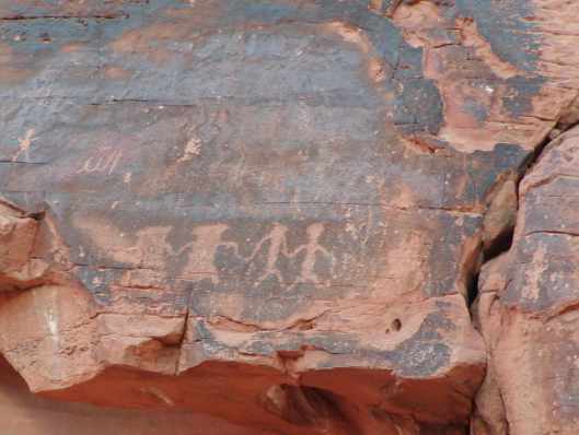 Valley_of_Fire_petroglyphs.jpg