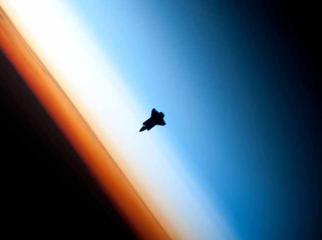 shuttle-silhouette2-100213-02.jpg