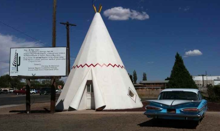 Teepee Motel.jpg