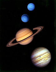 180px-Gas_giants_in_the_solar_system.jpg